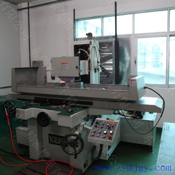 Surface grinding machine